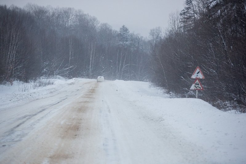 Движение ограничили на Култукском тракте в Приангарье из-за снегопада