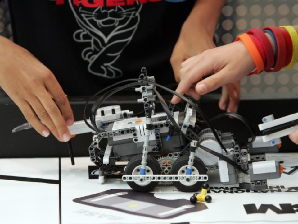 Команда лицея ИГУ победила на международном фестивале робототехники First Russia Open