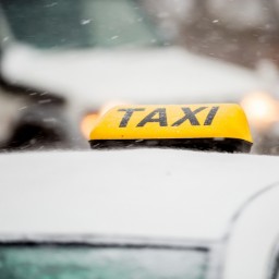 Предпринимателя-партнера службы заказа такси &quot;Максим&quot; в Иркутске оставили без лицензий