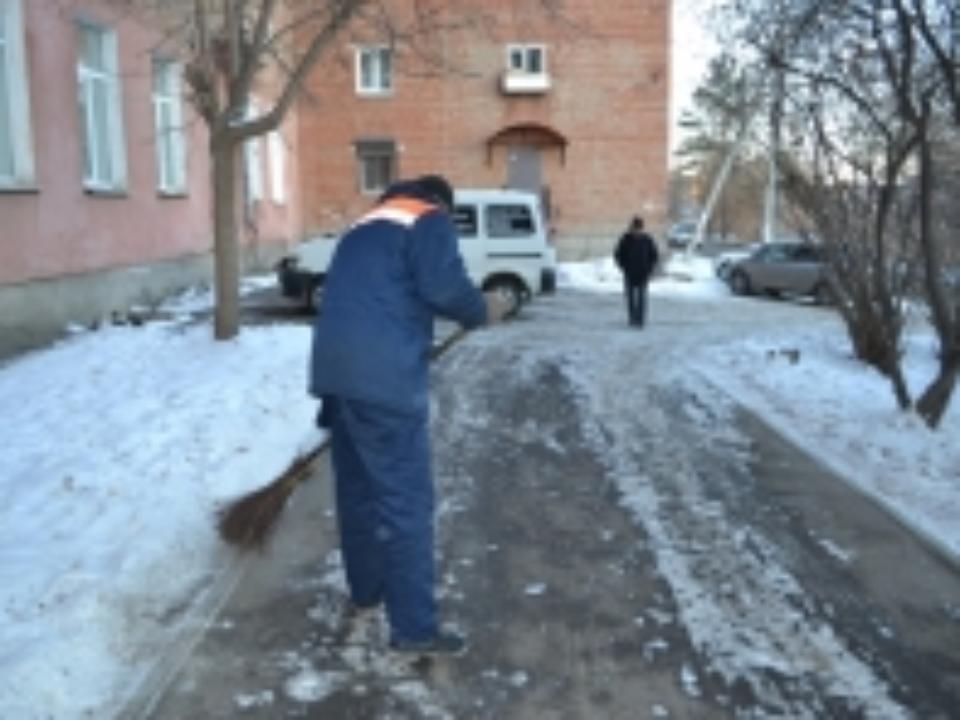 Жителю Усть-Кута предстоит 50 часов подметать дороги за неоплаченный штраф