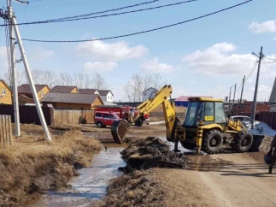 Число подтопленных подворий в селе Хомутово Иркутского района сократилось вдвое