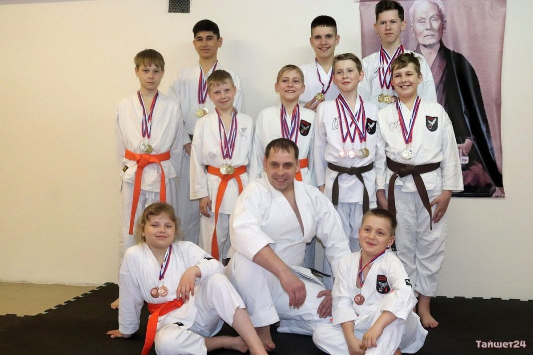 14 тайшетских каратистов завоевали в Иркутске 29 медалей