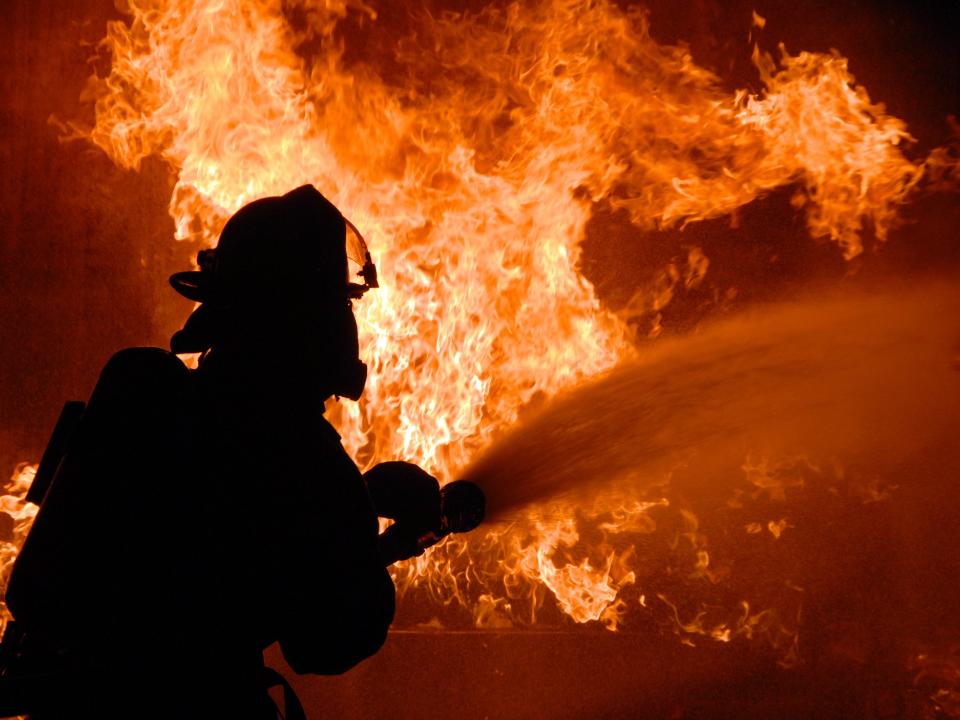 Отключение пожарного извещателя привело к гибели человека в Заларях