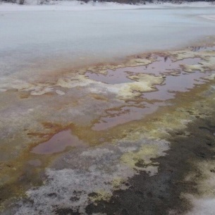В реку бассейна Лены больше месяца текло трансформаторное масло