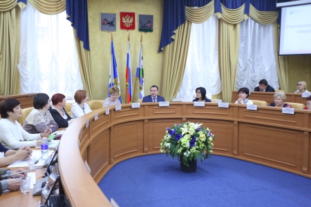 Более 70 вопросов рассмотрены на заседании комиссии по развитию территориальных общественных самоуправлений в Иркутске