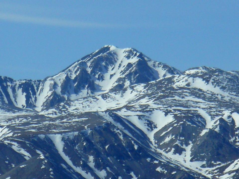 Монголия запретила восхождения на высочайшую гору Саян Мунку-Сардык со своей территории