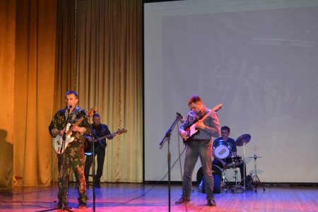 Гала-концерт 16-го фестиваля военно-патриотической и солдатской песни «Воинское братство» проходит в Иркутске