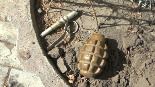 Возле жилого дома в Иркутске нашли гранату