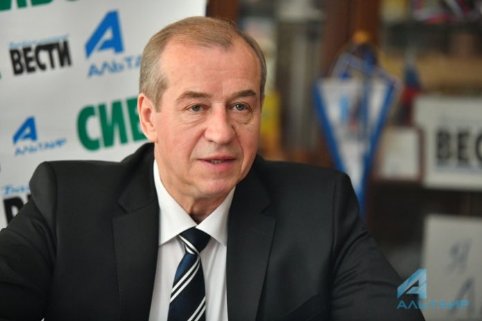 Губернатор Сергей Левченко заработал в 2017 году почти пять миллионов рублей