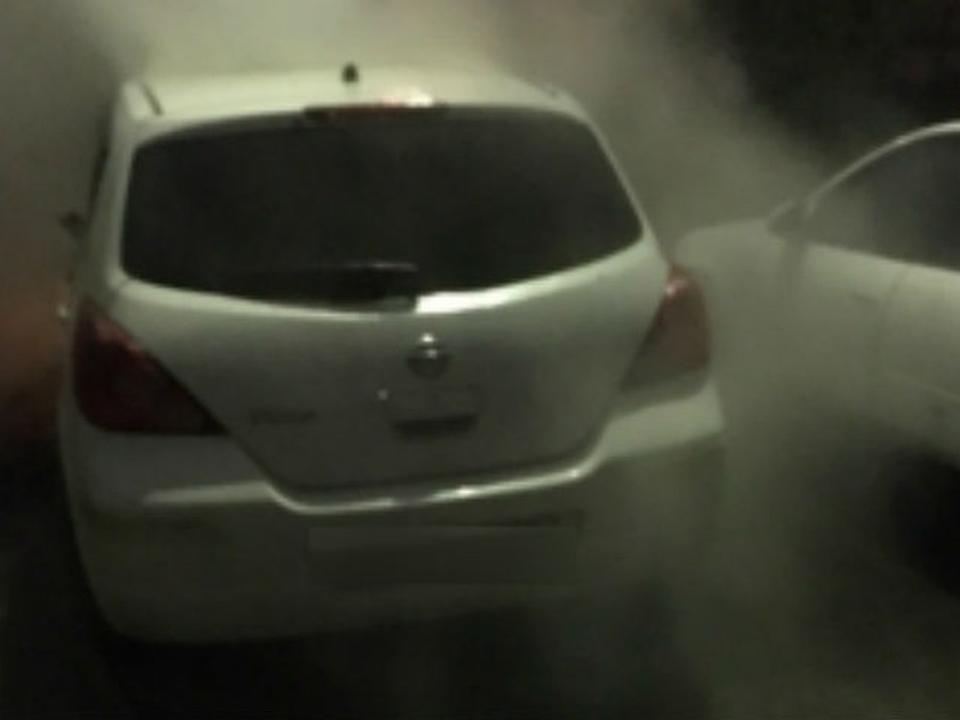 Автомобиль Nissan Tiida сожгли ночью в Шелехове