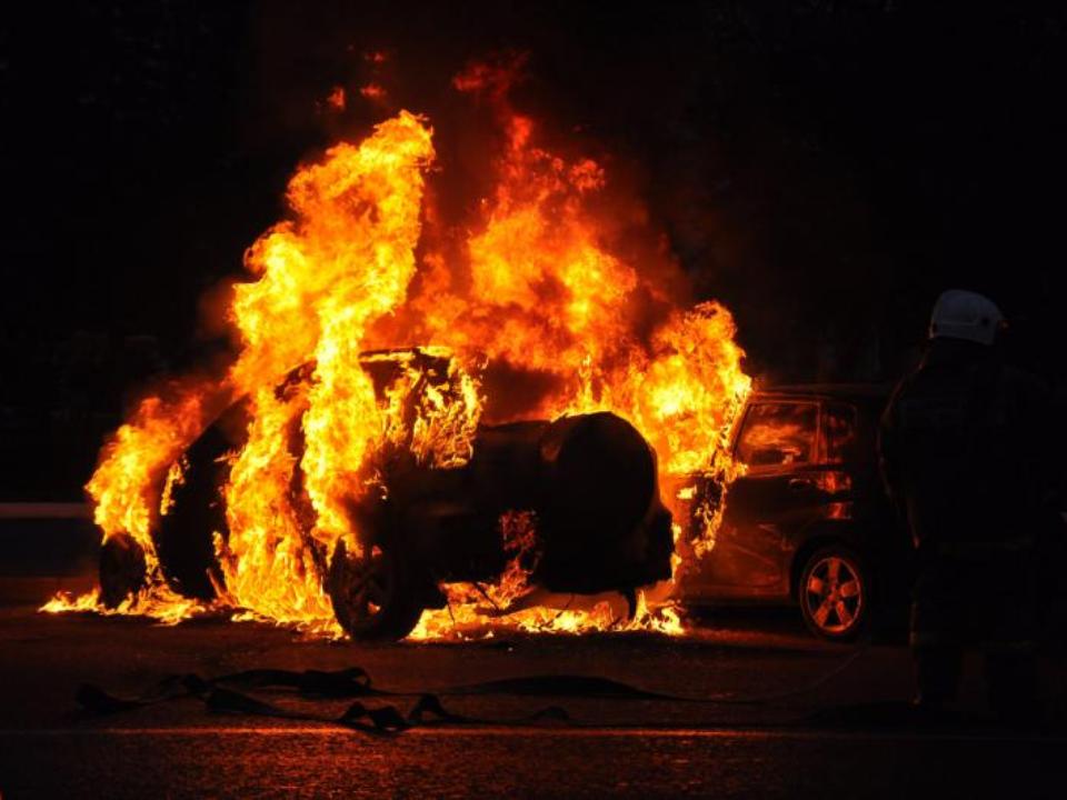 Машину экстрасенса в Иркутском районе сожгли из мести за предсказание