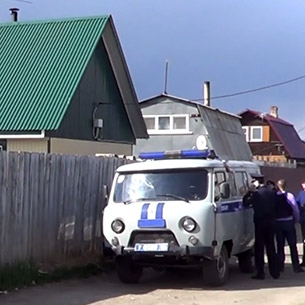 Ранивший жену мужчина сдался после переговоров с начальником иркутской полиции