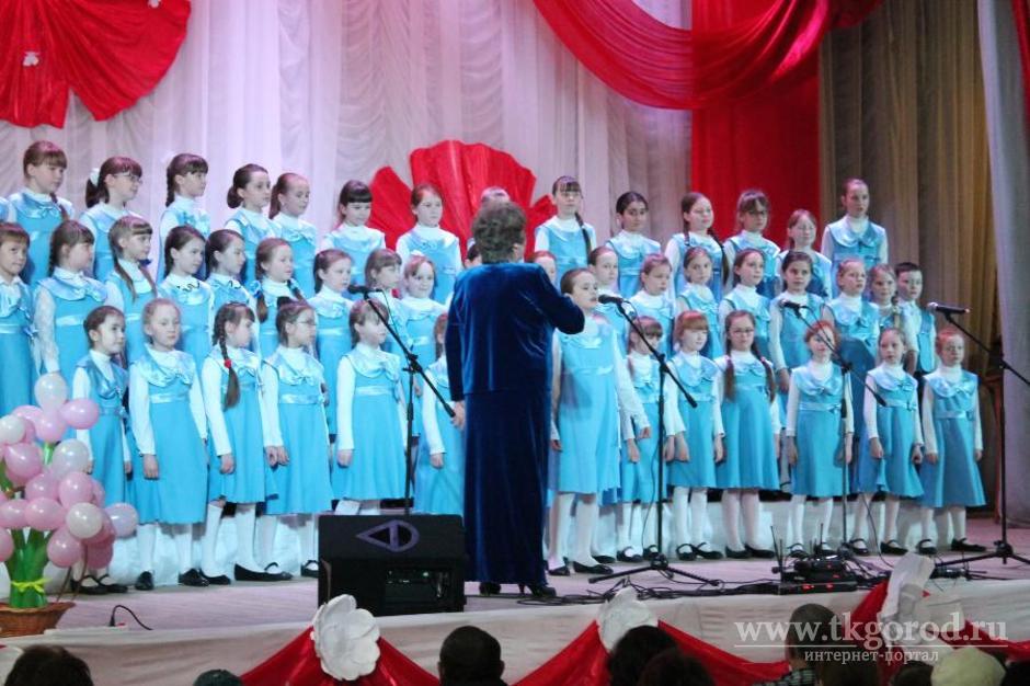Завтра дети по всему Приангарью хором споют «Гляжу в озера синие»