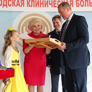 Памятную капсулу заложили на стройке детской поликлиники № 9 в Иркутске