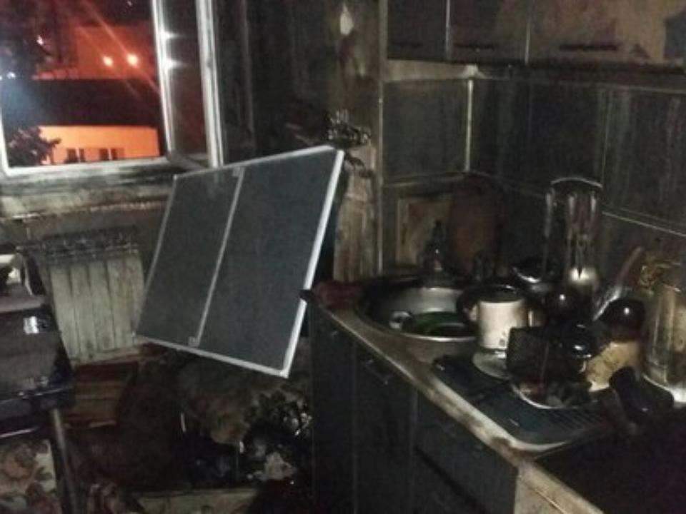 В Иркутске погибла выпрыгнувшая из окна горевшей квартиры девушка