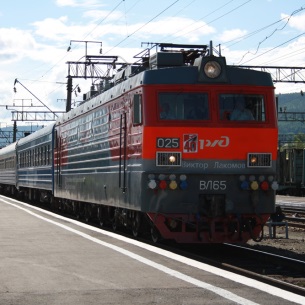 Под суд пойдет проводница, высадившая в Усть-Куте из поезда на ходу женщину