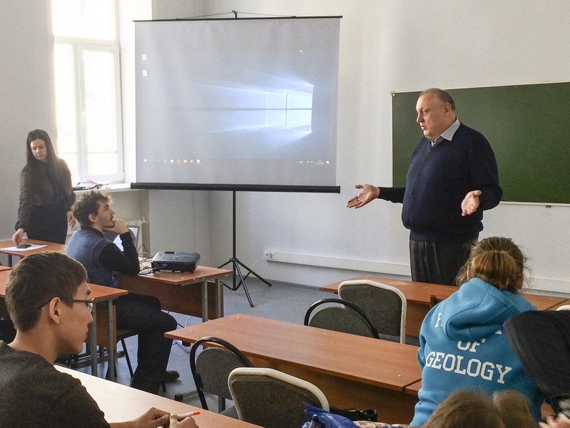 Занятия для студентов проходят в инжиниринговом центре Иркутского госуниверситета
