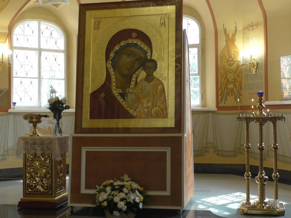 Мэрия Иркутска передала Казанскую икону Божией Матери в дар Богоявленскому Кафедральному собору (видео)