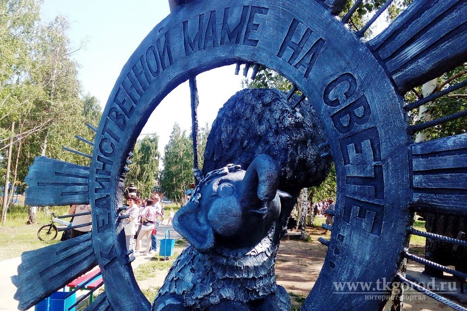 «Мамонтёнок», плывущий к маме, занял первое место на Фестивале бетонных скульптур в Братске