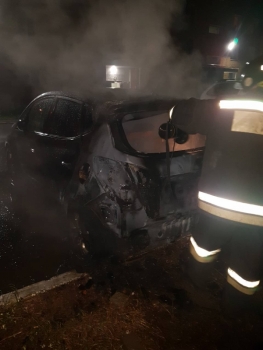 Два автомобиля горели ночью 22 июля в Саянске