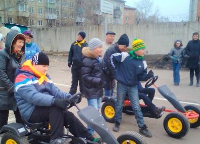 Соревнования на веломобилях среди детей инвалидов прошли в Ангарске