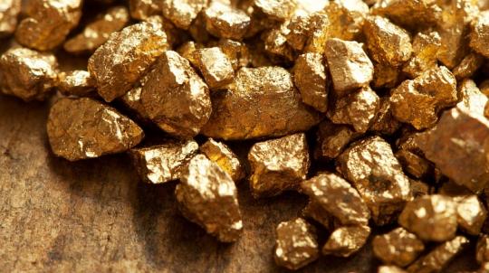 Украинец наворовал золота и серебра на 500 тысяч рублей в Бодайбо