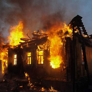 Четыре человека погибли на пожаре в частном доме в Усть-Илимском районе