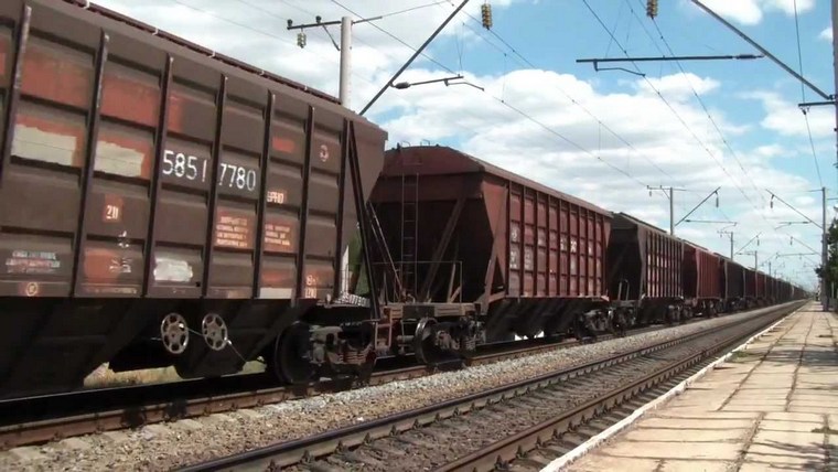 В Тайшете поймали подростков, катающихся на вагоне грузового поезда