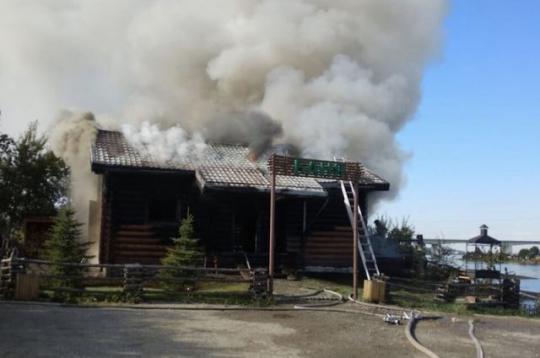 Баня спорт-парка «Поляна» загорелась в Иркутске