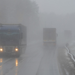Движение транспорта ограничили в Слюдянском районе из-за снега