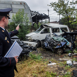 Учащихся автошкол и таксистов приглашают на выставку разбитых машин в Иркутске