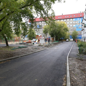 В городке ИВВАИУ в Иркутске благоустроили дворы