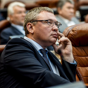 Комиссия по регламенту ЗС исключила из повестки вопрос о награждении Дмитрия Ершова