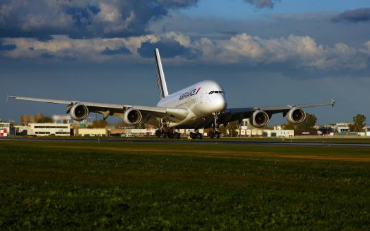 Самолет, летевший из Иркутска в Токио, вернулся обратно  из-за технических неполадок