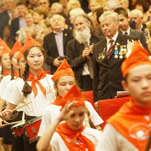 «В песнях останемся мы»: в Иркутске отпраздновали 100-летие ВЛКСМ