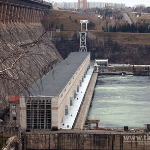 С плотины Братской ГЭС спрыгнул мужчина и погиб