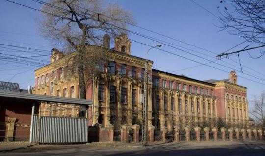 В Иркутске выставили на продажу здание бывшего завода «Кедр»
