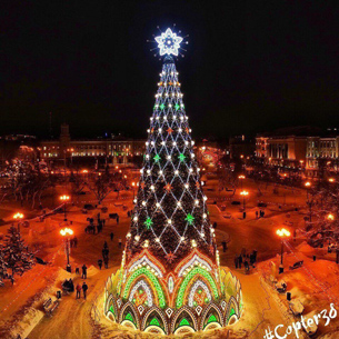 Главную новогоднюю елку начали устанавливать в Иркутске