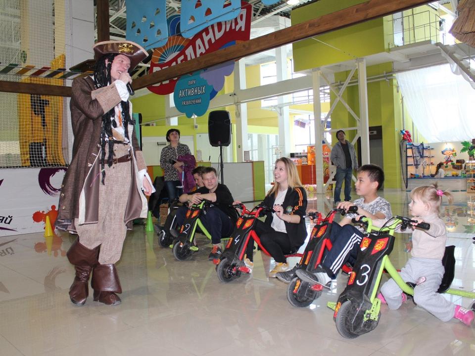 Под Иркутском в ТРЦ «Новая Дача» прошел праздник для детей-сирот