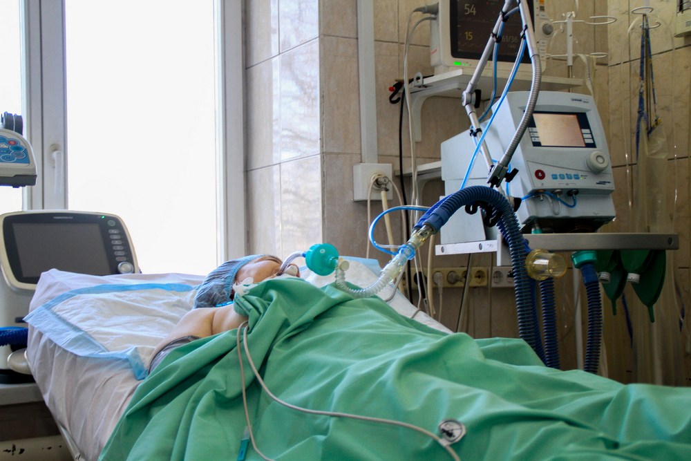 Как министр Олег Ярошенко больницы раскулачивает и пациентов не лечит
