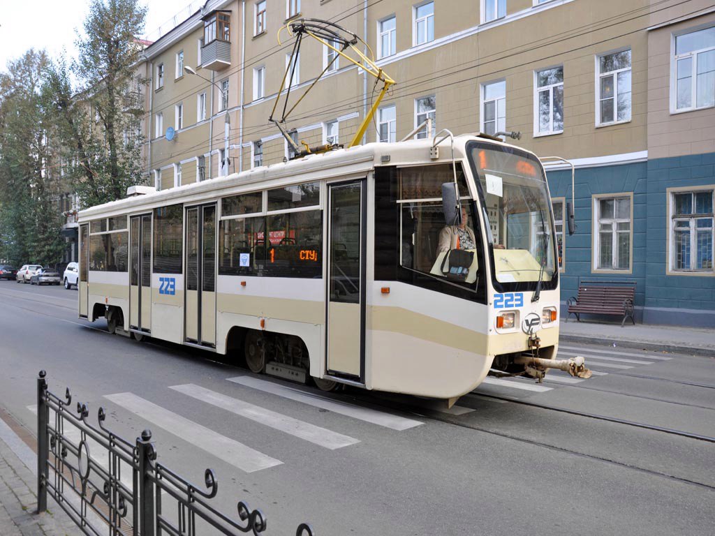 Пассажиров трамвая в Иркутске 14 апреля эвакуировали из-за сумки со стройматериалами