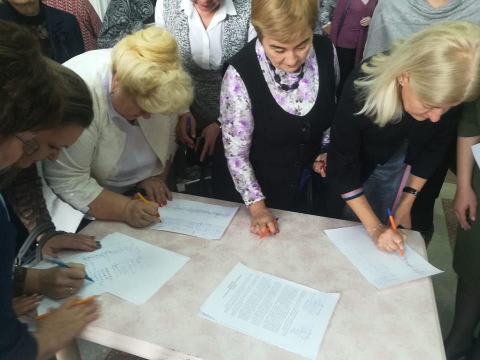 Директора иркутских школ считают недопустимым вовлекать родителей в кадровые процессы