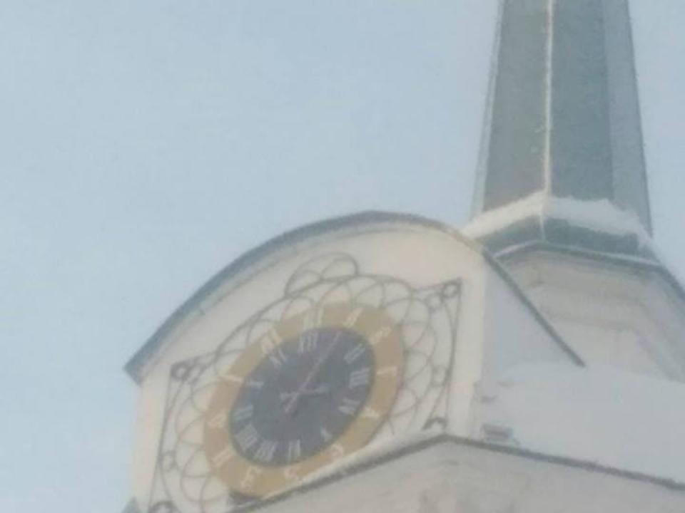 Куранты установили на колокольне Спасской церкви в центре Иркутска