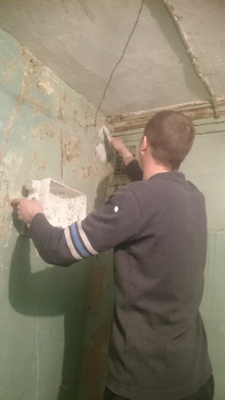 Сотрудник администрации Байкальска отремонтировал квартиру ветерана тыла