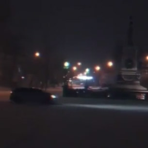 Дрифтовавшего у памятника Александру III в Иркутске студента оштрафовали