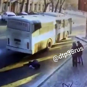 Переехавшему пожилую женщину водителю автобуса в Иркутске грозит уголовное дело