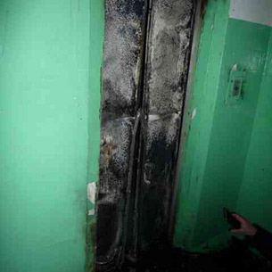 Жильцов многоквартирного дома в Усть-Илимске эвакуировали из-за пожара в лифте