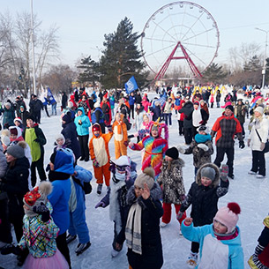 Более 2 тысяч человек стали участниками бала-маскарада на коньках в Иркутске