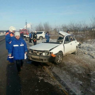 Mazda и Nissan столкнулись под Ангарском, погиб мужчина и пострадал ребенок