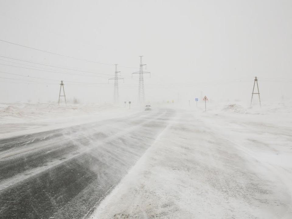В Иркутской области усилится ветер, ожидаются снег, метели и поземки